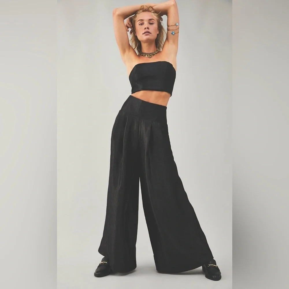 Free People Evelyn Set Size Small in Black Satin